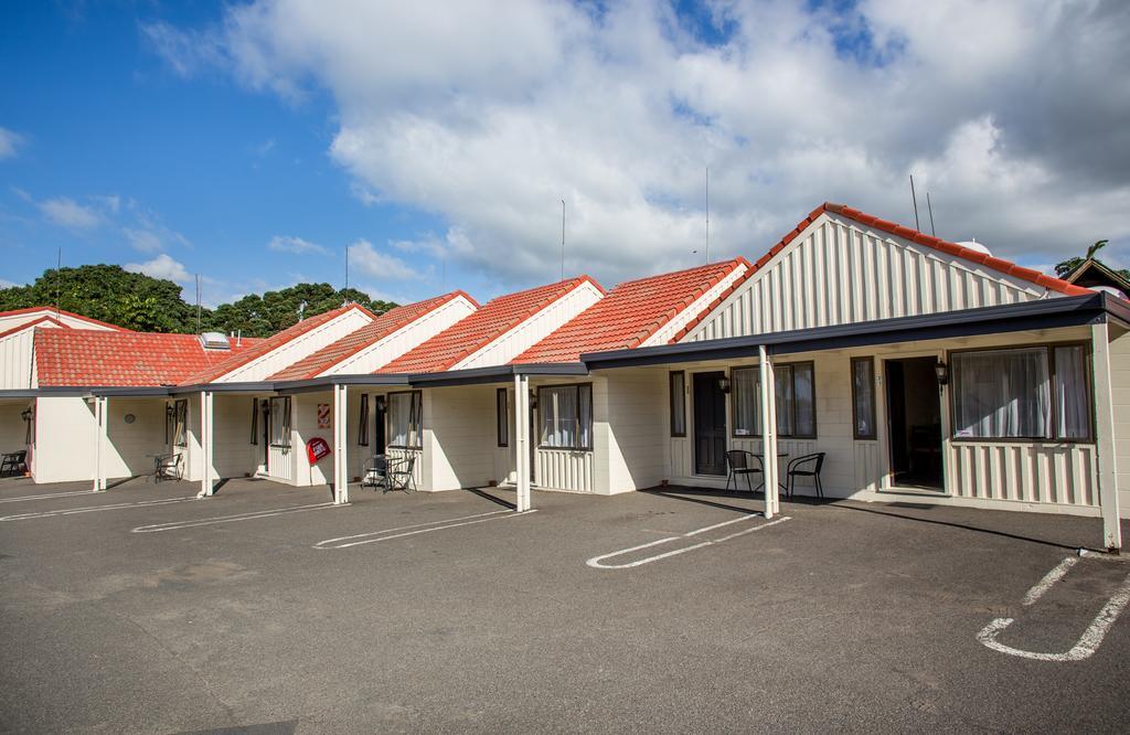 Bennetts Thermal Motor Inn Tauranga Bagian luar foto